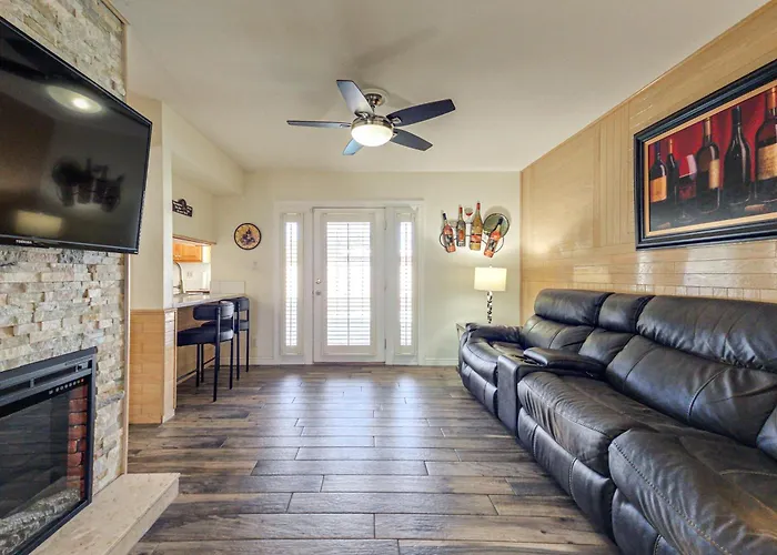 Pool & Personal Bar! 4 Mi To Downtown Holiday home Mesa
