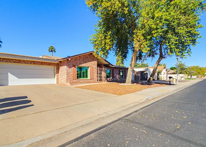 Pool & Personal Bar! 4 Mi To Downtown *