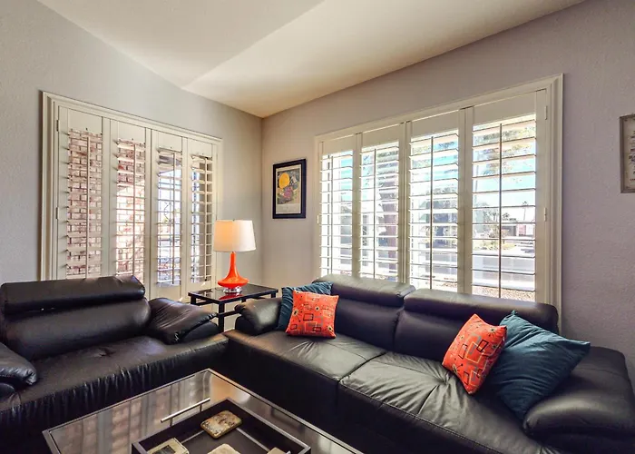 Holiday home Pool & Personal Bar! 4 Mi To Downtown *