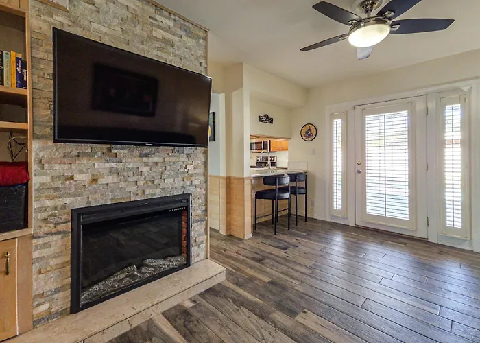 Pool & Personal Bar! 4 Mi To Downtown