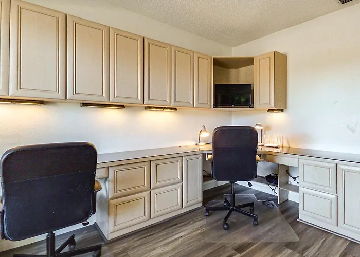 Pool & Personal Bar! 4 Mi To Downtown Holiday home Mesa