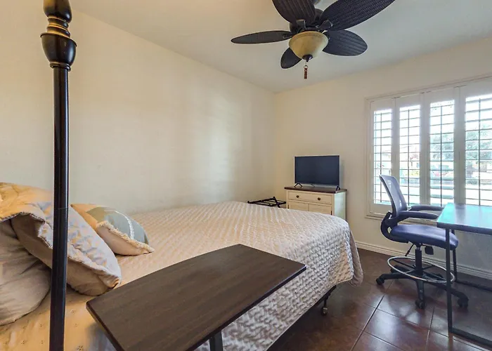 Pool & Personal Bar! 4 Mi To Downtown Holiday home Mesa