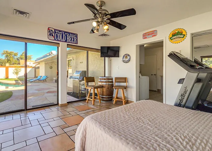 Pool & Personal Bar! 4 Mi To Downtown Mesa