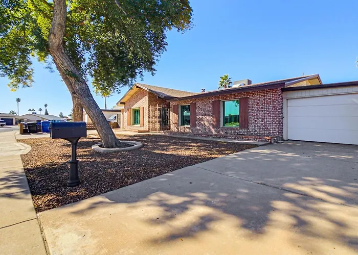 Holiday home Pool & Personal Bar! 4 Mi To Downtown *